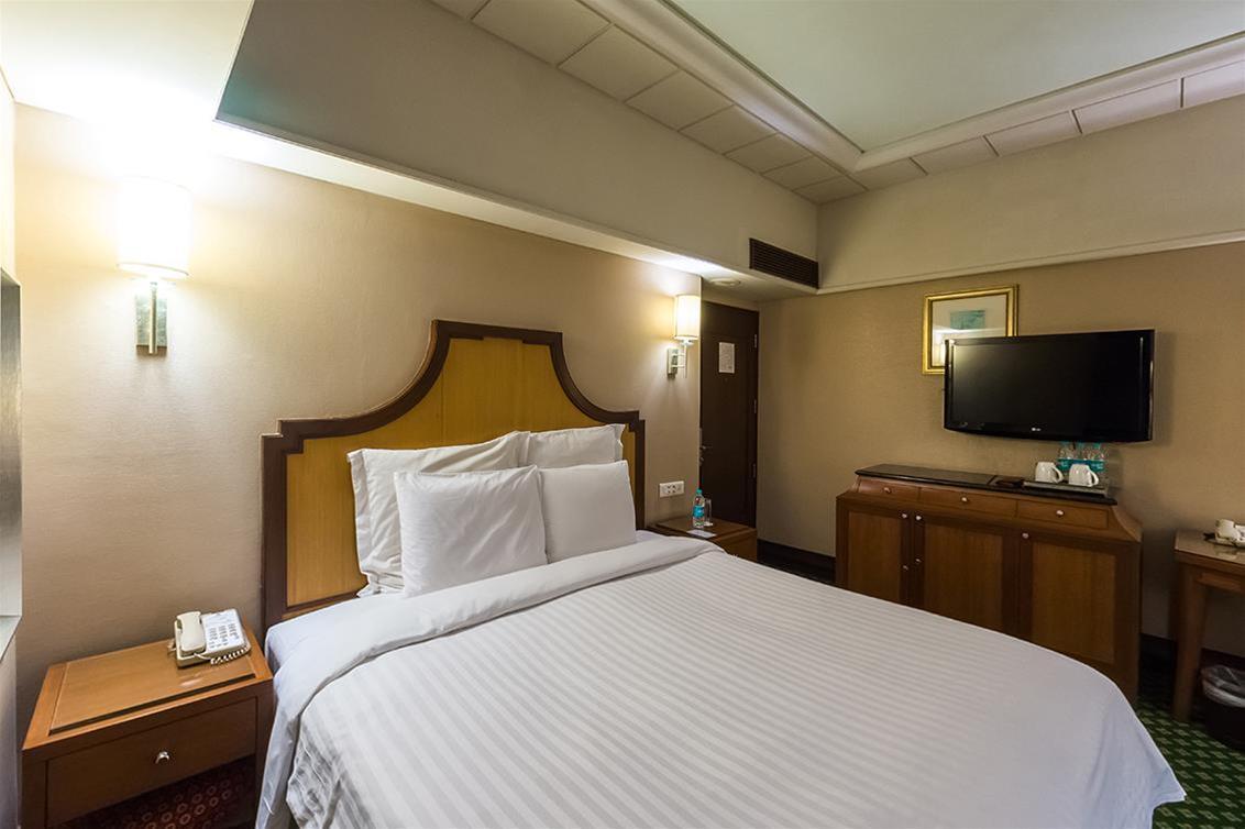 كورت يارد حيدر أباد المظهر الخارجي الصورة A room at the hotel